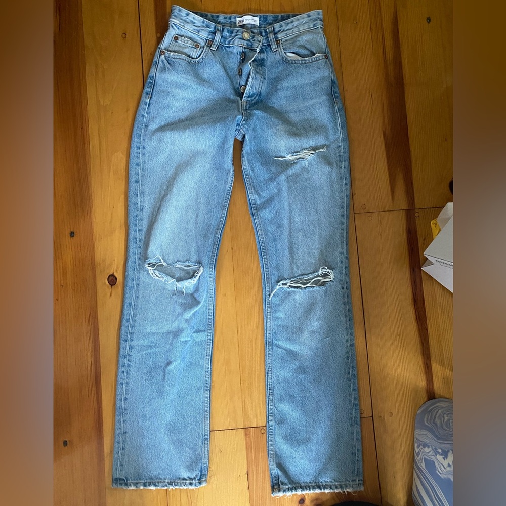 Zara women’s ripped jeans (size 2)